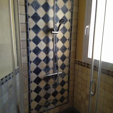 Reina Sofia 45 아파트