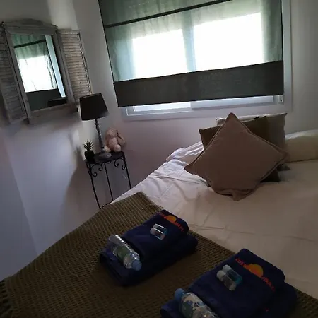 Reina Sofia 45 * 에스테포나