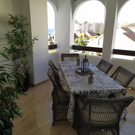 Reina Sofia 45 Apartman *