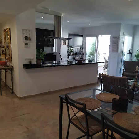 Apartamento Reina Sofia 45 Estepona