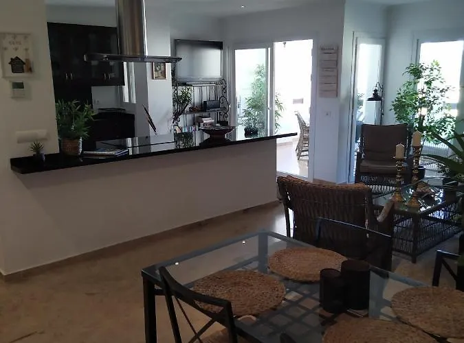 Apartamento Reina Sofia 45 *