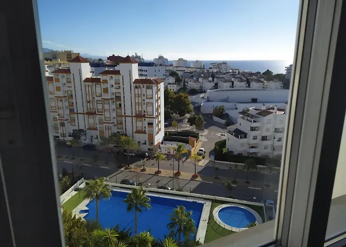 Reina Sofia 45 Εστεπόνα