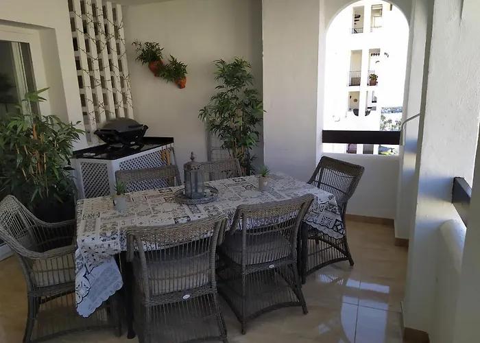 Reina Sofia 45 Апартаменти *