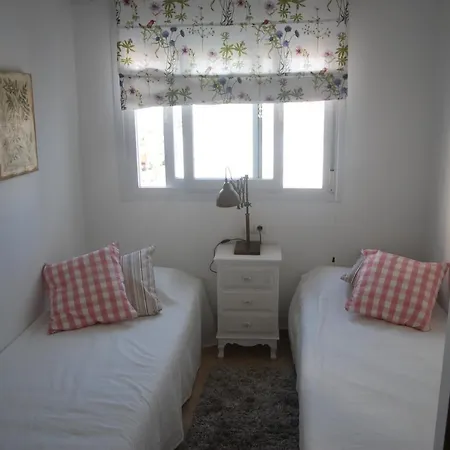 Reina Sofia 45 Эстепона